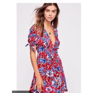 FREE PEOPLE DRESS Size 2 Red, White, & Blue Floral Short Sleeve V-Neck New XS